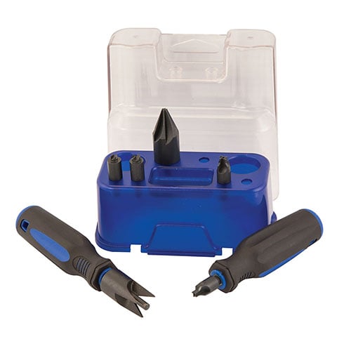 Il Frankford Arsenal® Case Prep Essentials Kit include 2 manici, strumenti per chamfer interno ed esterno, uniformatori/pulitori per tasche di primer e un pratico case.