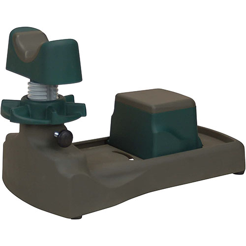 Il Caldwell® Pistolero™ è un supporto per pistole versatile e durevole, con supporto orizzontale regolabile di 5in e supporto verticale di 3in, perfetto per ogni pistola.