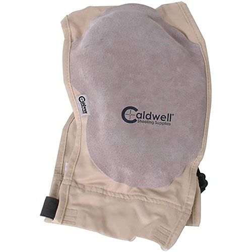Il Caldwell Super Mag Plus Recoil Shield offre protezione dal rinculo, comfort ambidestro e una chiusura laterale regolabile, ideale per calibri fino a 300 Winchester Magnum.