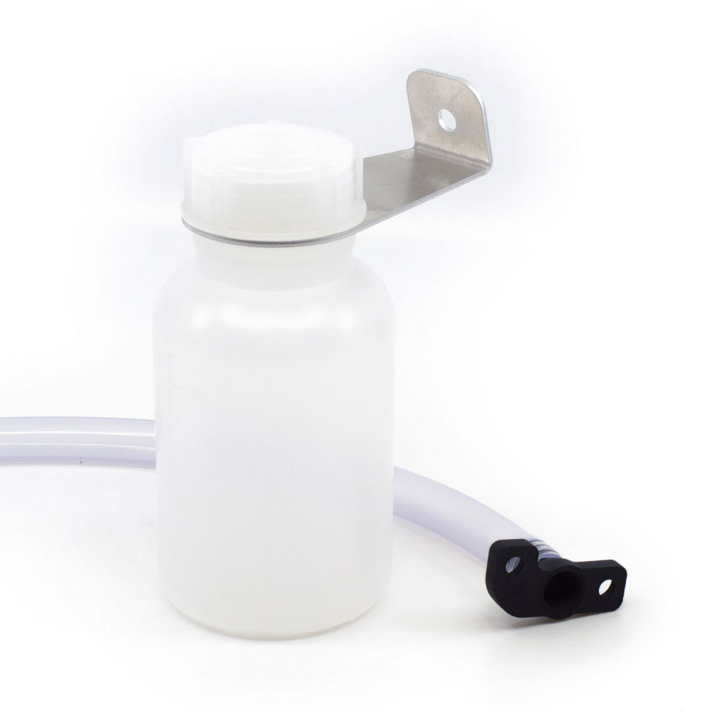 Il chute per primers usati ARMANOV sostituisce il cup e il supporto originali, garantendo un percorso chiuso per i primers, senza più disordine sul pavimento.