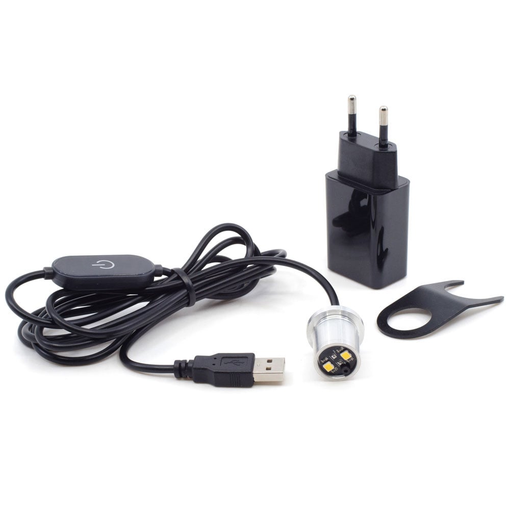 Il modulo LED ARMANOV per presse Dillon offre un'illuminazione brillante, facile installazione e design minimalista per un'area di lavoro senza ostacoli.