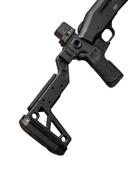 Il calcio Mossberg 990 Folding Stock di CHISEL MACHINING offre una maggiore versatilità e comfort, ideale per ogni situazione di tiro.
