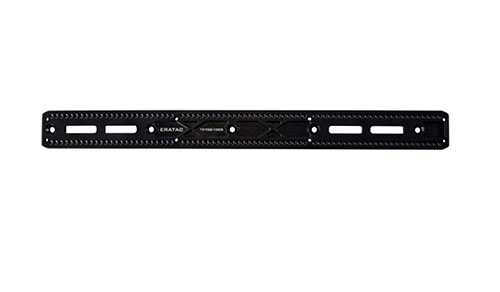 Il sistema ARCA-Rail M-LOK di ERATAC offre 10 slot per un adattamento fluido a qualsiasi configurazione di bipod o tripod, garantendo versatilità e stabilità.