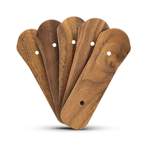 Il TIMBR Buttstock Spacer Kit offre cinque spacers in noce di alta qualità per regolare la lunghezza di tiro, unendo funzionalità ed eleganza per un'esperienza di tiro ottimale.