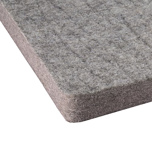 Il SEAT FELT di VFG offre una seduta calda e asciutta, realizzato in feltro di lana, con impregnazione idrorepellente e disponibile con tracolla.