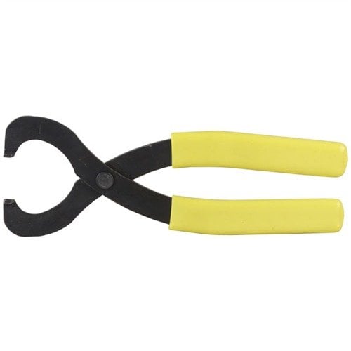 Le pinze specializzate BROWNELLS permettono di rimuovere rapidamente i base pad delle riviste Glock senza danneggiare la plastica, garantendo una presa sicura.