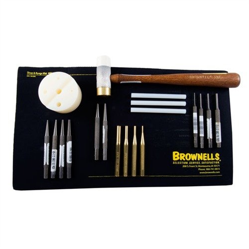Il GUNSMITH MASTER PUNCH SET di BROWNELLS offre punte di alta qualità, un blocco in nylon, un martello nylon/ottone e un tappetino per proteggere le armi.