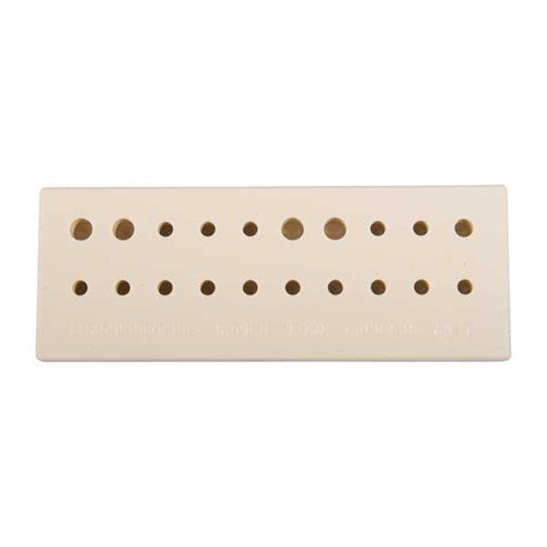 Il set di punte per roll pin di Brownells include 19 punte in acciaio e un blocco di lavoro, ideale per rimuovere e installare pin senza danneggiare l'arma.