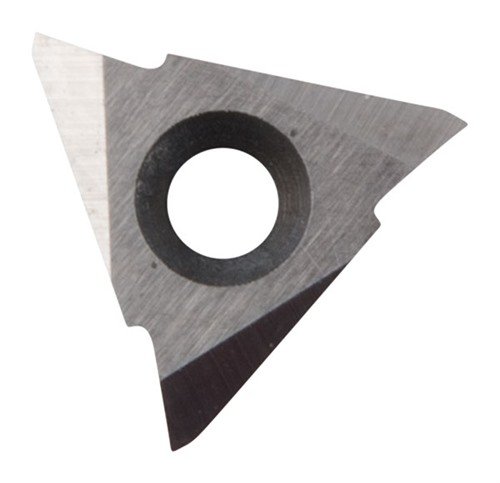 Gli inserti in High Speed Steel AISI T-15 offrono prestazioni superiori a basse velocità, garantendo finiture eccellenti e resistenza a rotture e scheggiature.