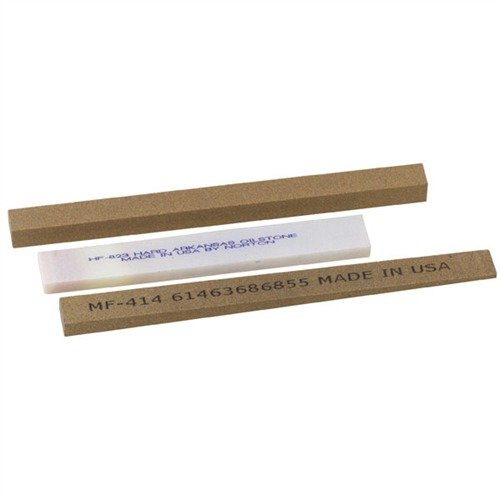 Il COLT SINGLE ACTION HAND SLOT STONING KIT migliora l'azione della tua arma riducendo la resistenza al caricamento e alleggerendo il grilletto senza toccare le notches.