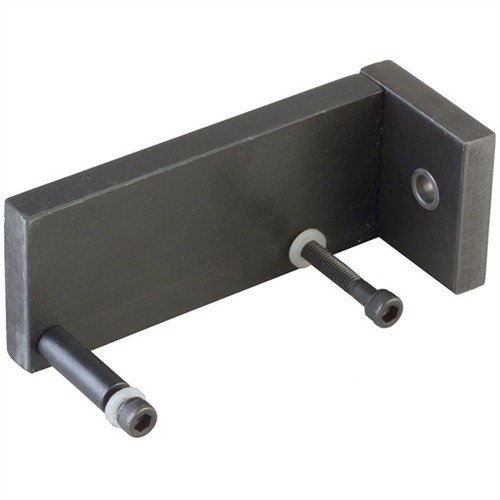 Il 10/22® RECEIVER DRILLING JIG consente di pulire il barilotto senza rimuoverlo, evitando danni da pulizia e localizzando con precisione il foro di pulizia.