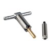 Il set BRASS ONE CALIBER include cutter per squadratura e smussatura, manico, e pilota in ottone per allineare correttamente il cutter, compatibile con vari calibri.