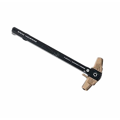 Il T-Bone Charging Handle di Strike Industries per .223/5.56 offre un sistema di reindirizzamento dei gas, materiali leggeri e resistenti, e un design senza gancio per ridurre l'usura.