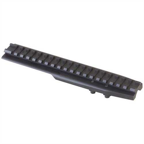 Massimizza la precisione della tua M1 Carbine con il montaggio ULTIMAK M6-B, robusto e compatibile con ottiche, dot e accessori senza rimuovere i mirini.