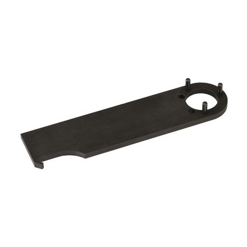 La chiave a forchetta in acciaio di Yankee Hill facilita il serraggio dei dadi del handguard, con un'estremità intagliata per allineare le guide accessorie.