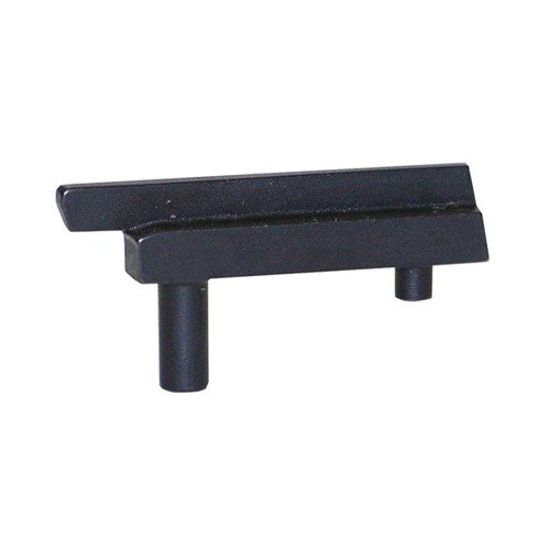 L'eiettore esteso .45 ACP di Nighthawk Custom garantisce un'espulsione affidabile grazie alla sua costruzione in acciaio temprato e alla lunghezza extra.