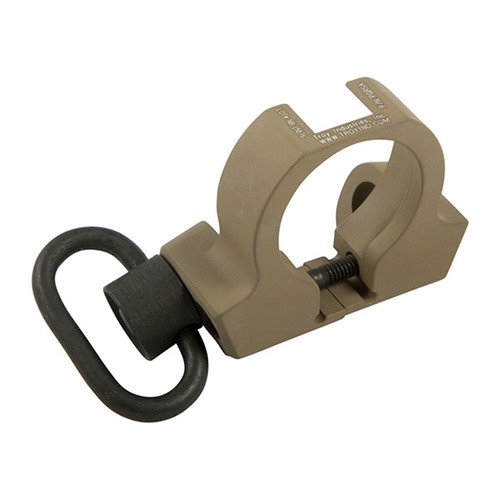 L'AR-15/M16 Sling Adapter di TROY INDUSTRIES offre un attacco ambidestro e rapido per slings, costruzione in alluminio resistente e rotazione a 360°, senza necessità di armi da fuoco.