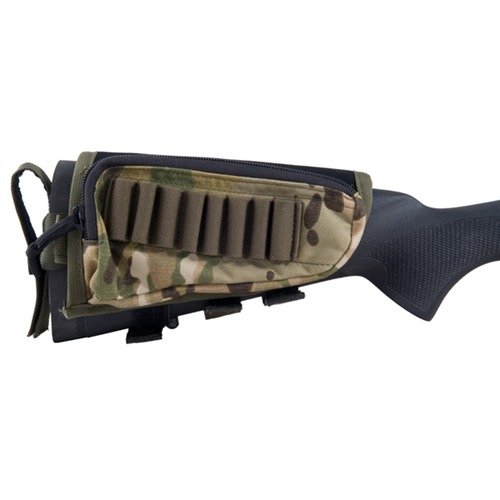 Il Rifle Stock Pack di Tactical Operations offre comfort di tiro migliorato e spazio per munizioni, con un design in nylon Multi-Cam e facile installazione.
