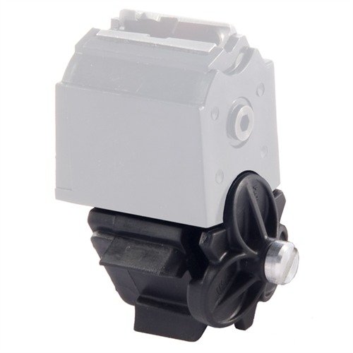 Il coupler 10/22® TriMag di ALANGATOR unisce tre caricatori per un rapido ricaricamento, offrendo 30 colpi a portata di mano in modo economico e compatto.