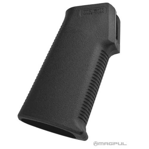 Il MOE-K Grip di MAGPUL offre un design compatto e un angolo di presa verticale, migliorando il comfort e il controllo su fucili AR15/M4. Include hardware di montaggio.