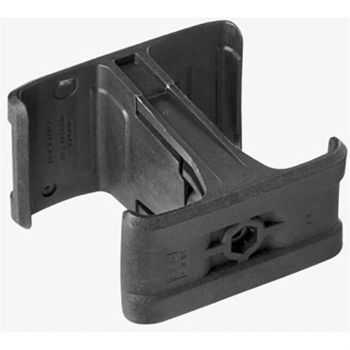 Il MAG-LINK MAGAZINE COUPLER di MAGPUL collega due PMAG da 30 colpi per ricariche super-veloci, mantenendo entrambi i caricatori saldamente uniti.