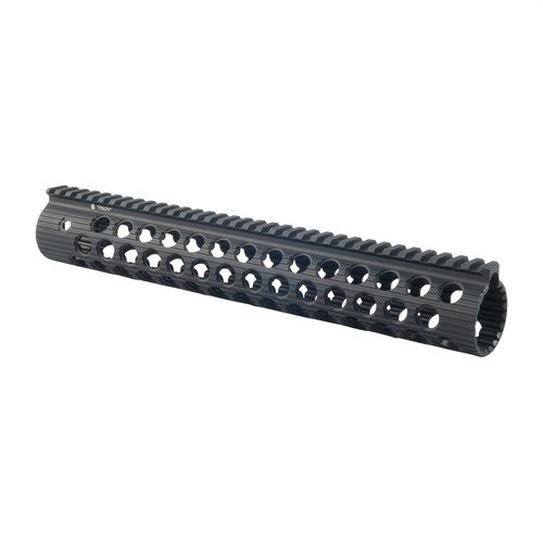 Il handguard AR-15 Alpha Rail offre un allineamento facile, un design leggero in alluminio, e tre rail per accessori, garantendo grip sicuro e dissipazione del calore.