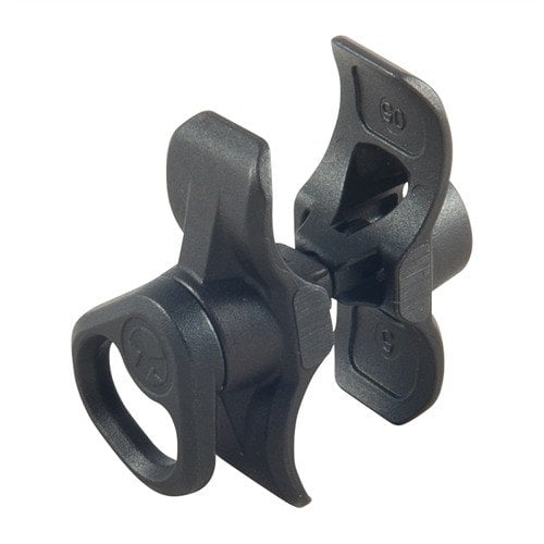 Il Forward Sling Mount di MAGPUL offre un attacco per sling robusto per Mossberg 500/590 e Remington 870, compatibile con QD Sling Swivels e clip-in.