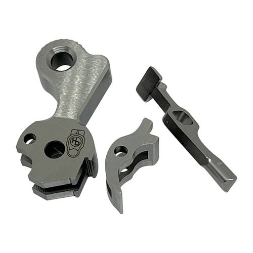 Realizzato in acciaio per utensili di alta qualità, il martello per 1911 Commander offre una precisione eccezionale, funzionalità affidabile e un design classico.