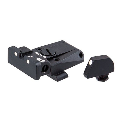 Migliora la tua Glock® con il set di mirini regolabili L.P.A.: design compatto, regolazione micrometrica e installazione sicura grazie al dovetail conico.
