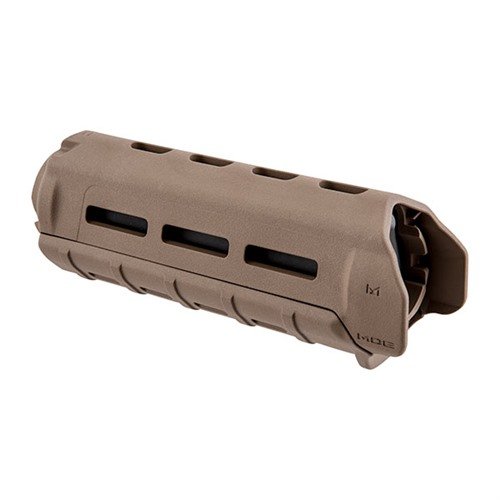Le maniglie Magpul MOE M-LOK per AR-15/M16 offrono robustezza e leggerezza, con slot M-LOK per accessori come slings e foregrips, perfette per carabine.