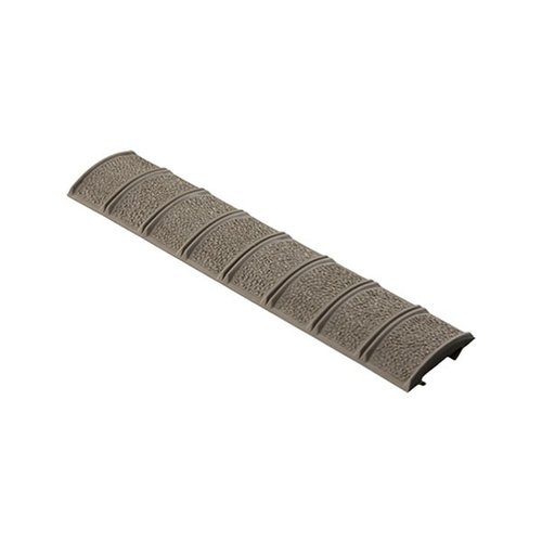 Il copri rail Picatinny AR-15 in polimero MAGPUL migliora la presa, protegge dai danni e offre un comfort superiore durante le operazioni tattiche.