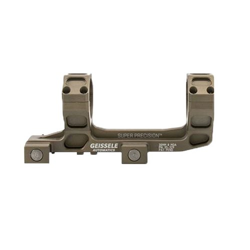 I montaggi Super Precision AR-15/M4 di Geissele offrono una sicurezza senza pari grazie al design in alluminio 7075-T6 e al sistema di serraggio a bullone.