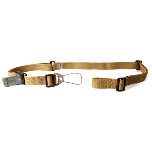 La Standard AK Sling offre un attacco sicuro con il Molded Universal Wire Loop™ e hardware plum unico, ideale per armi AK e regolabile per ogni esigenza.