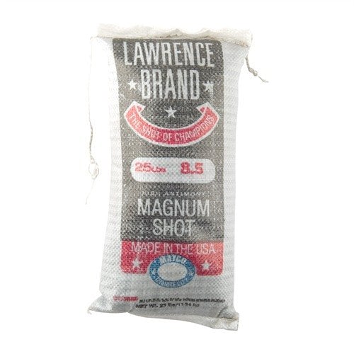 Il Magnum Lead Shot #8.5 di LAWRENCE offre una penetrazione profonda e una distribuzione uniforme, grazie alla lega ad alto antimonio e al rivestimento in grafite.