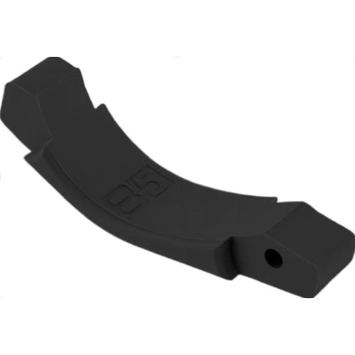 Il Trigger Guard B5 SYSTEMS è un aggiornamento semplice per il tuo AR-15, con un profilo allargato per l'uso con guanti e funzione di ribaltamento originale.