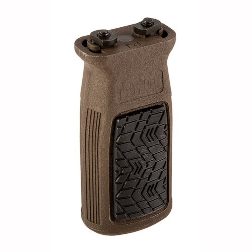 Il M-LOK Vertical Grip di Daniel Defense offre un'impugnatura confortevole grazie al rivestimento in gomma, ideale in condizioni sia umide che asciutte.
