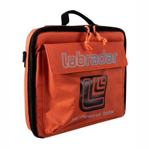 La LabRadar Carry Case offre un trasporto sicuro e alla moda per il tuo LabRadar Doppler Chronograph, con materiali resistenti, impermeabili e tasche per accessori.
