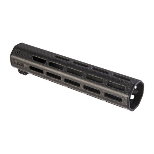 L'handguard in fibra di carbonio Faxon Firearms è leggero e resistente, con 8 slot M-LOK per accessori, e offre una piattaforma stabile e maneggevole.
