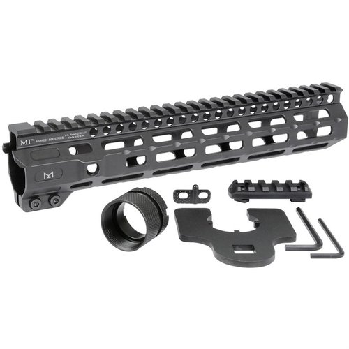 Il Combat M-LOK Free Float Handguard per AR-15 è realizzato in alluminio, offre attacchi M-LOK, una guida Picatinny continua e design anti-rotazione per slitte.