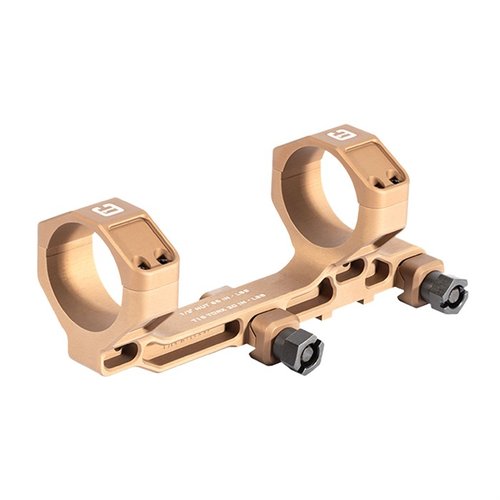 Il Badger Ordnance Condition One Modular Mount offre un supporto centrale per ottiche e accessori, riducendo la deflessione e ottimizzando l'assetto del fucile.
