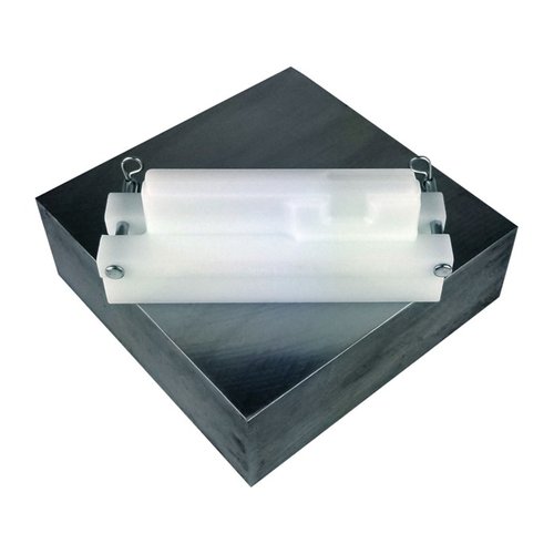 Il blocco di morsetto per upper receiver AR-15 di Obsidian Arms è realizzato in HDPE, protegge il tuo upper da graffi e segni, con pin di bloccaggio inclusi.