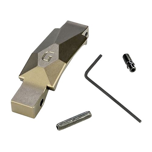 Il Geissele Ultra Precision Trigger Guard per AR-15 offre una lavorazione meticolosa in alluminio 7075-T6, una superficie liscia e un design senza gap.