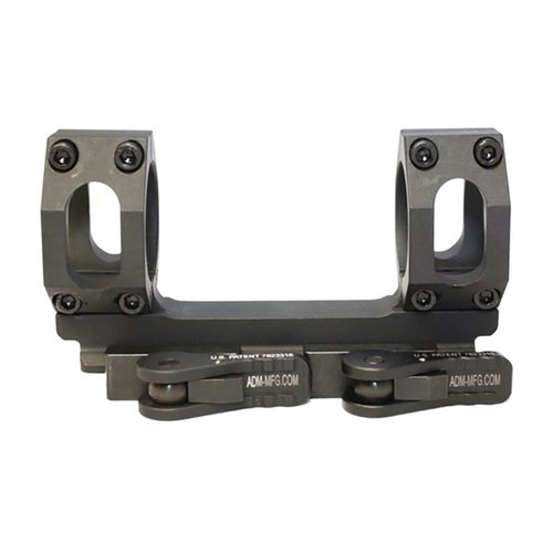 Il RECON-S NO OFFSET SCOPE MOUNT offre un sistema di sgancio rapido, massima stabilità e adattabilità su qualsiasi rail Picatinny o Weaver, garantendo un montaggio sicuro.