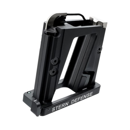 Converte facilmente il tuo AR-15 in 9mm con l'adattatore Stern Defense, compatibile con caricatori Beretta 92 e installabile in pochi secondi.