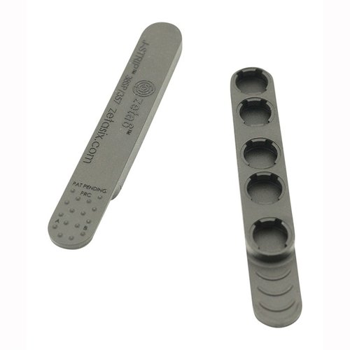 Il J-STRIP™ è un caricatore veloce per revolver J-frame da 5 colpi, compatibile con vari modelli, ideale per il porto occulto e realizzato in materiale resistente.