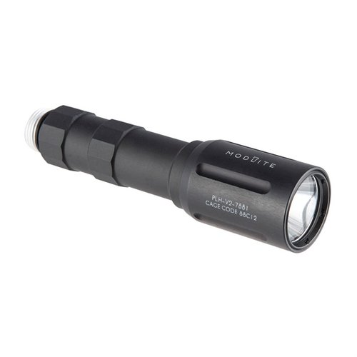 Il Modlite PLHv2 18650 offre 1350 lumen, un equilibrio perfetto tra flood e throw, realizzato negli USA con garanzia a vita e durata di 75 minuti.