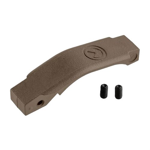 Il MOE Enhanced Trigger Guard di Magpul è un sostituto in polimero per AR15/M4, facile da installare senza attrezzi specializzati, ergonomico e compatibile con guanti.