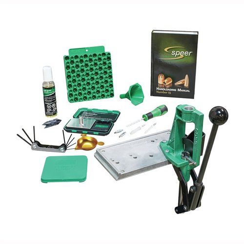 Il Partner Reloading Kit-2 di RCBS è perfetto per chi inizia a ricaricare, con una pressa, bilancia digitale, manuale Speer e vari accessori essenziali.