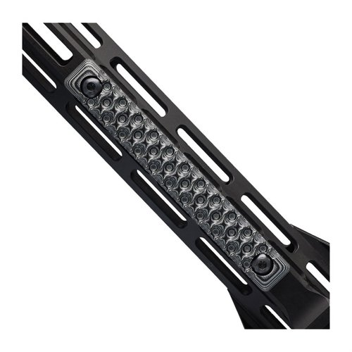 I pannelli VZ Hydra Rail offrono una texture ondulata per una presa sicura e confortevole. Compatibili con 3 slot M-LOK, sono leggeri e resistenti.