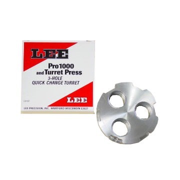 Il turretto in alluminio a 3 fori Lee consente cambi rapidi per la 3-Hole Turret Press e Pro 1000, ideale per una ricarica efficiente e veloce.